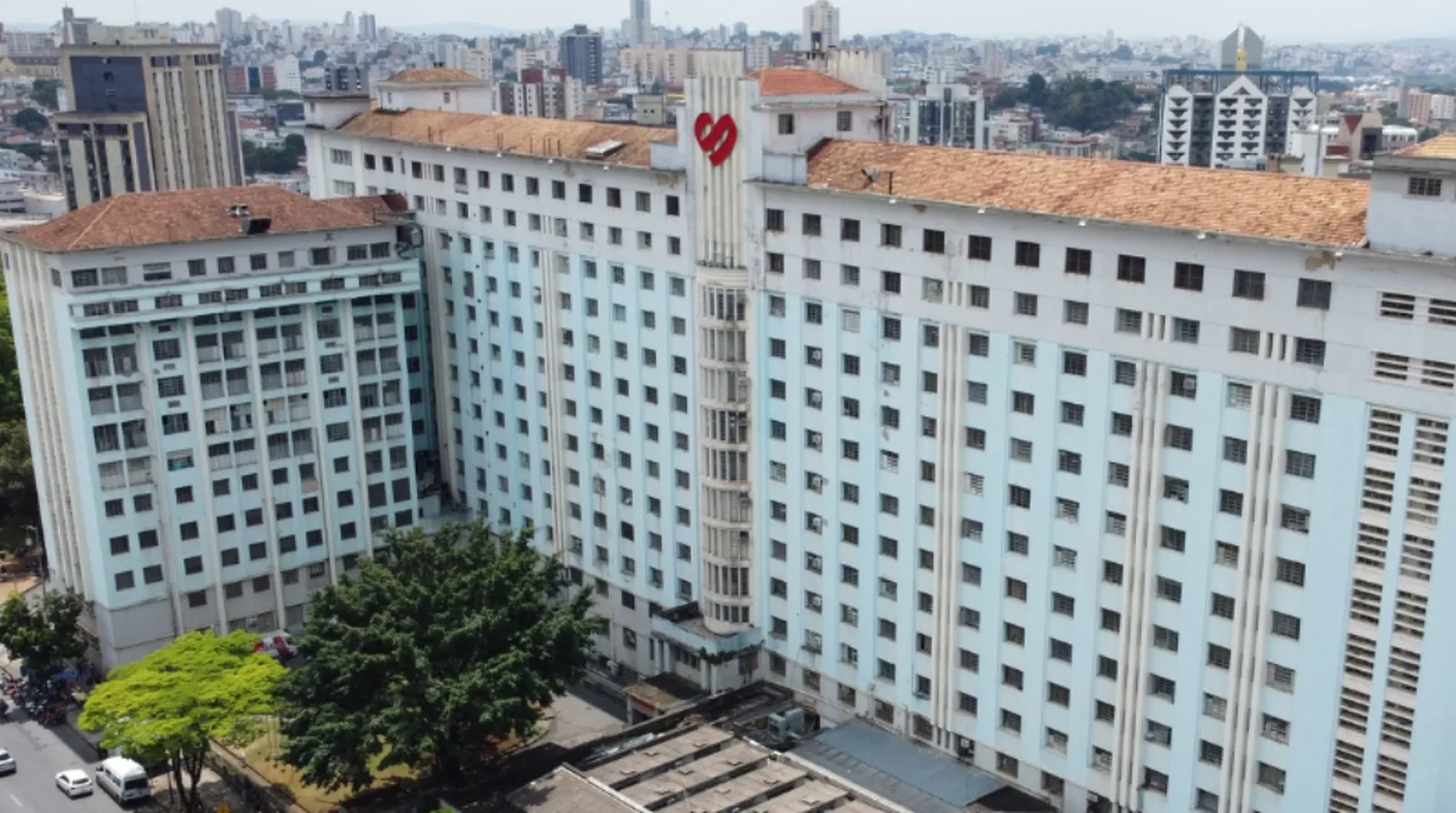 Fachada da Santa Casa de Misericórdia de Belo Horizonte (SCMBH)