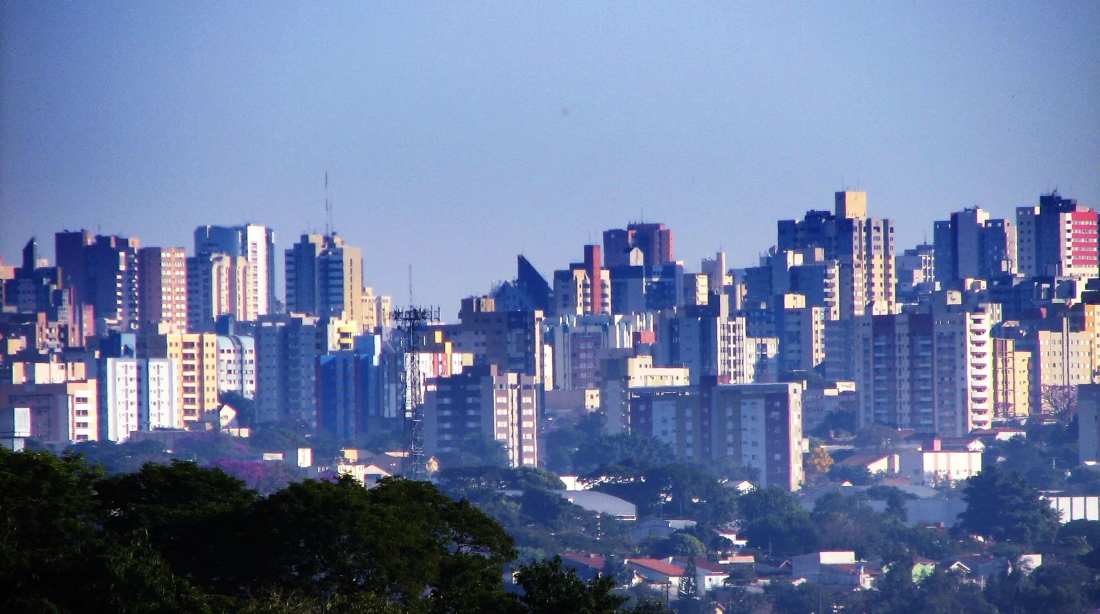 Vista panorâmica de Londrina (PR), cidade-sede da UEL